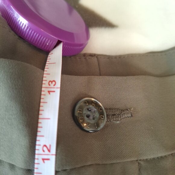 Izod Mens 38 Olive Green Pleated Front Shorts Bermuda 100% Polyester Golf - Picture 3 of 9